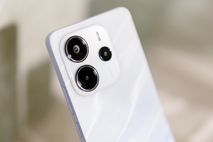 tren tay redmi note 14 series camera ai 200mp thiet ke thoi thuong ben bi toan nang